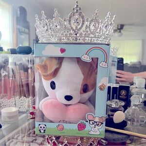 SOLD NIB Limited Edition Collectible Too Faced Clover Plushie Stuffed Animal